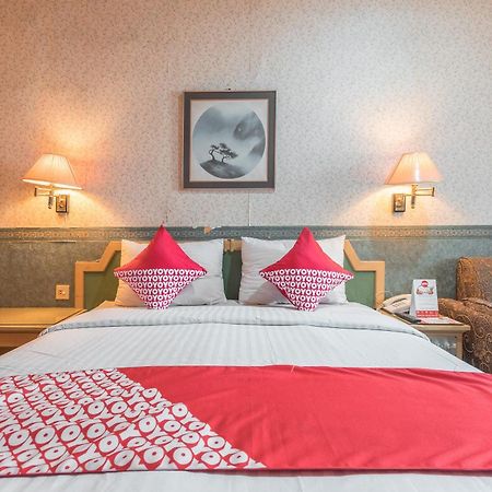 ג'קרטה Oyo 671 Hotel Capitol מראה חיצוני תמונה