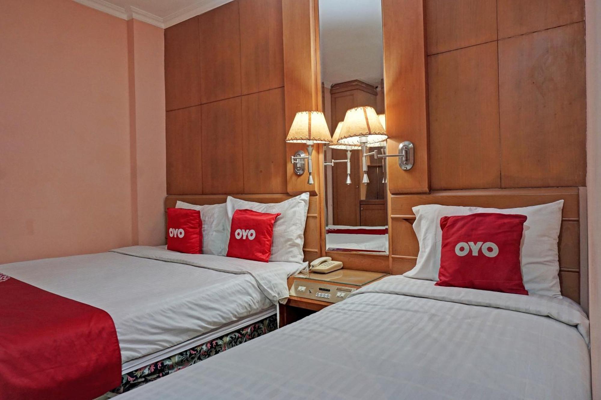 ג'קרטה Oyo 671 Hotel Capitol מראה חיצוני תמונה