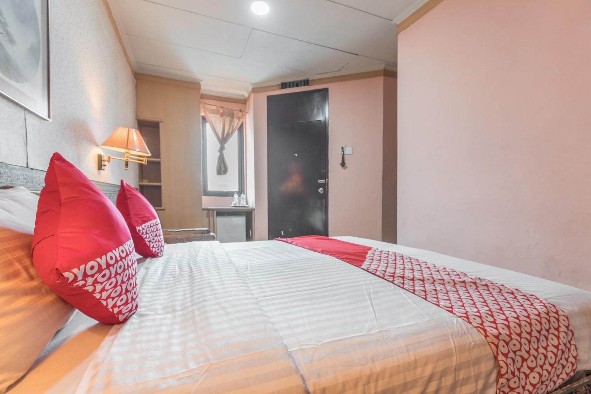 ג'קרטה Oyo 671 Hotel Capitol מראה חיצוני תמונה