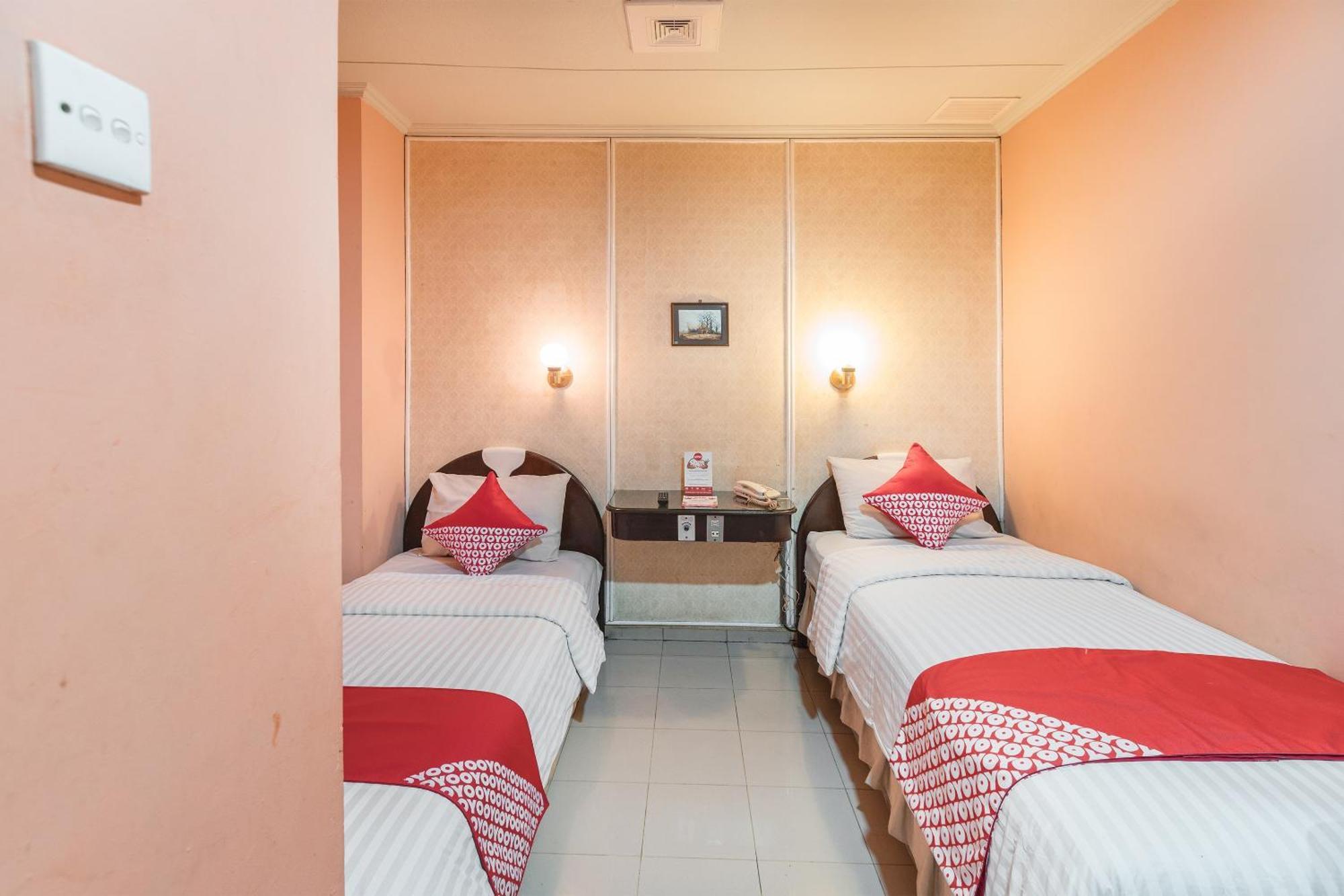 ג'קרטה Oyo 671 Hotel Capitol מראה חיצוני תמונה