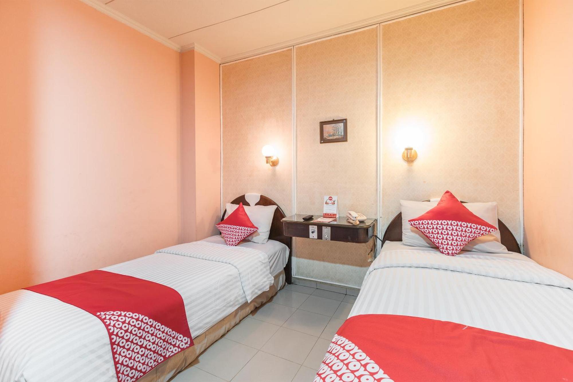 ג'קרטה Oyo 671 Hotel Capitol מראה חיצוני תמונה