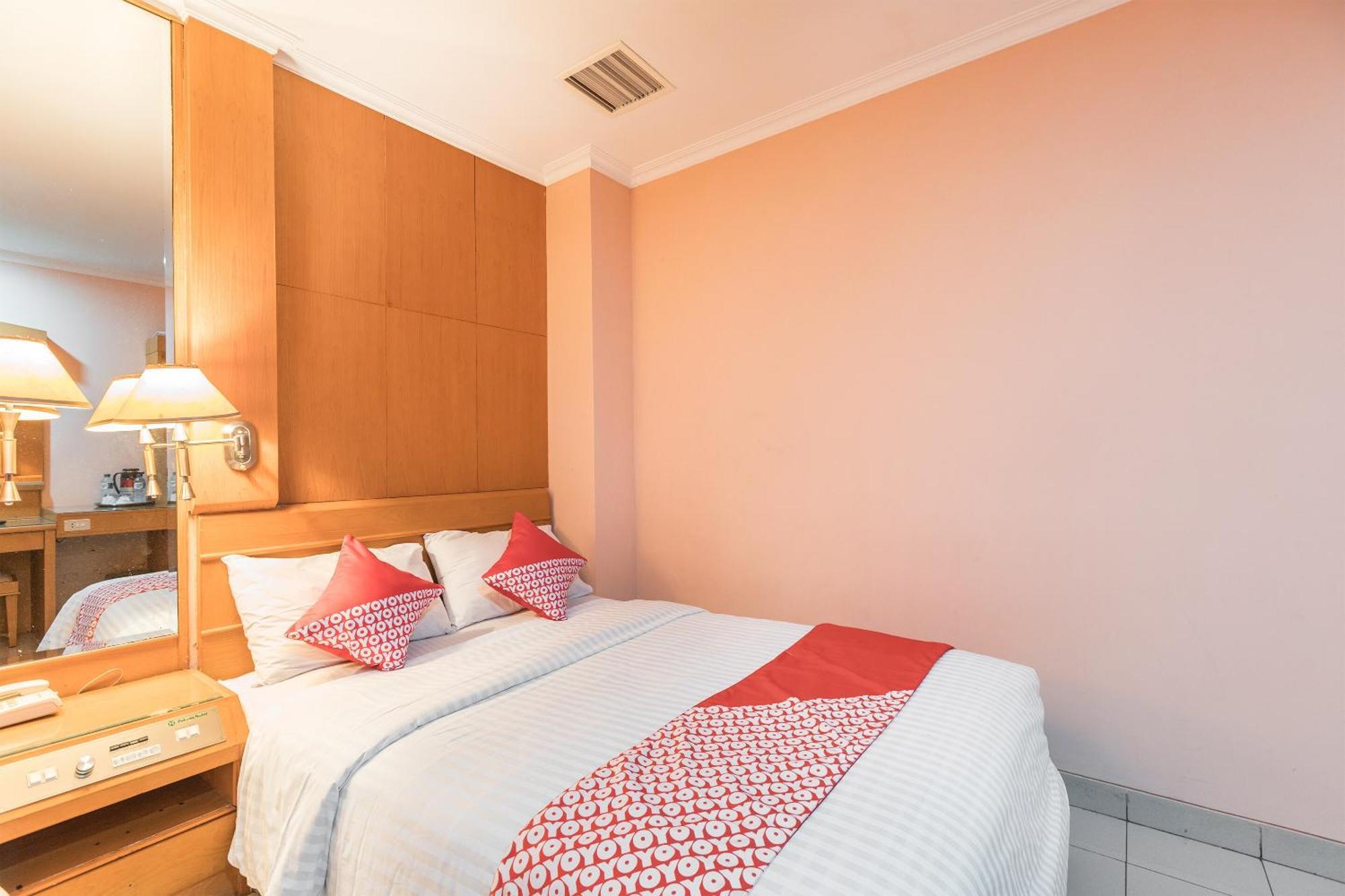 ג'קרטה Oyo 671 Hotel Capitol מראה חיצוני תמונה