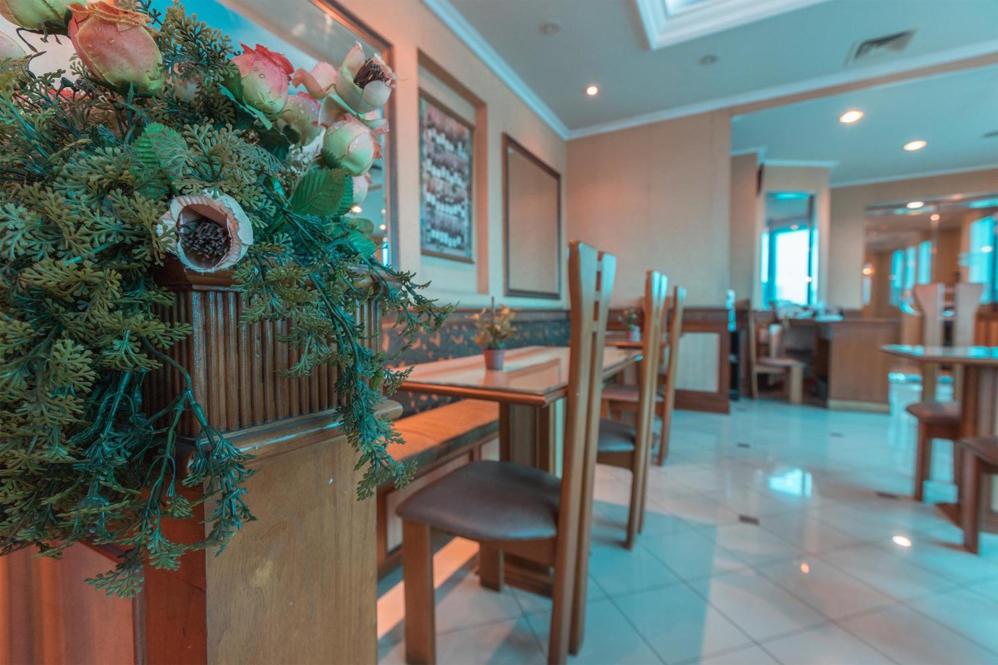 ג'קרטה Oyo 671 Hotel Capitol מראה חיצוני תמונה