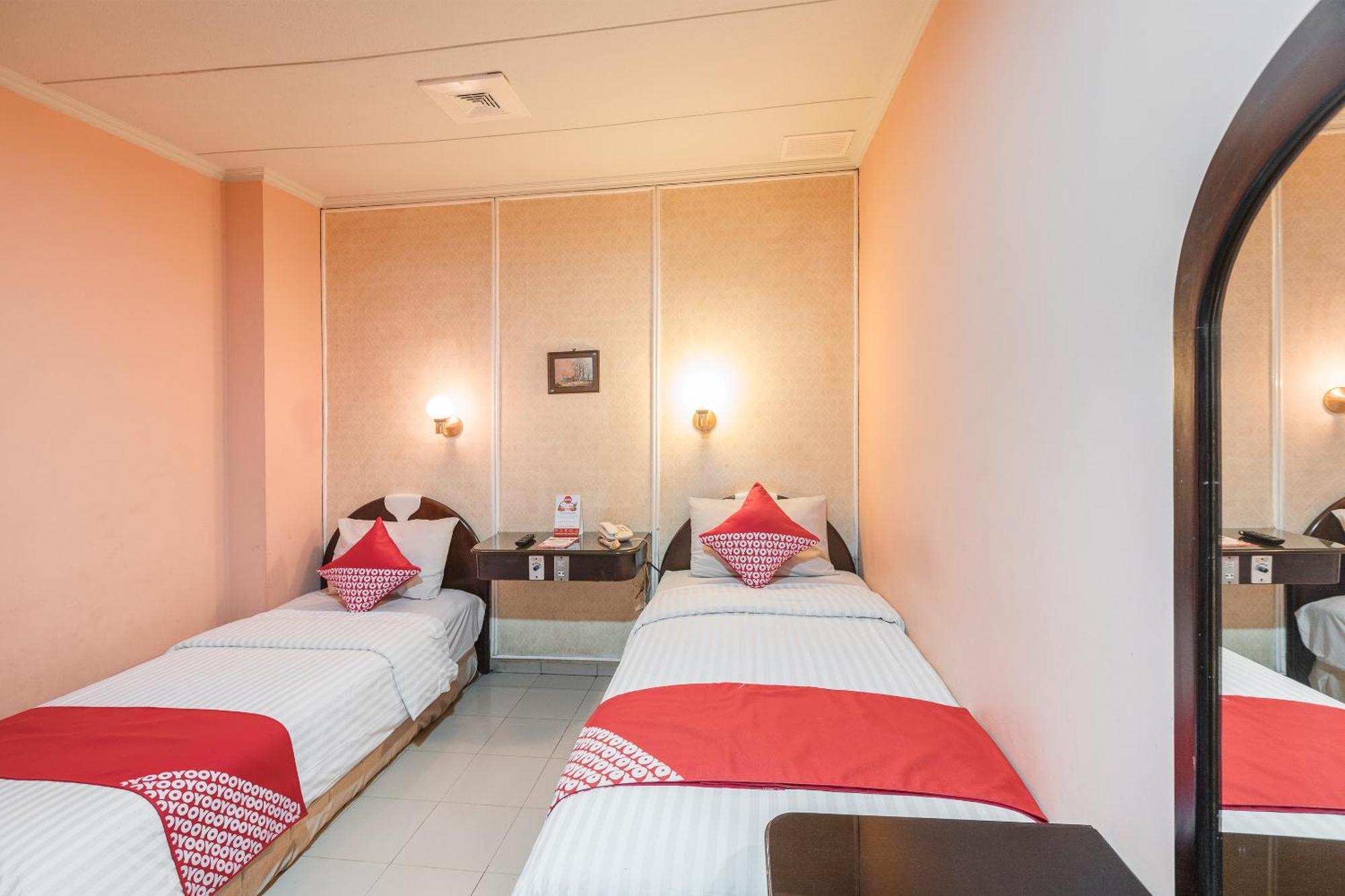 ג'קרטה Oyo 671 Hotel Capitol מראה חיצוני תמונה
