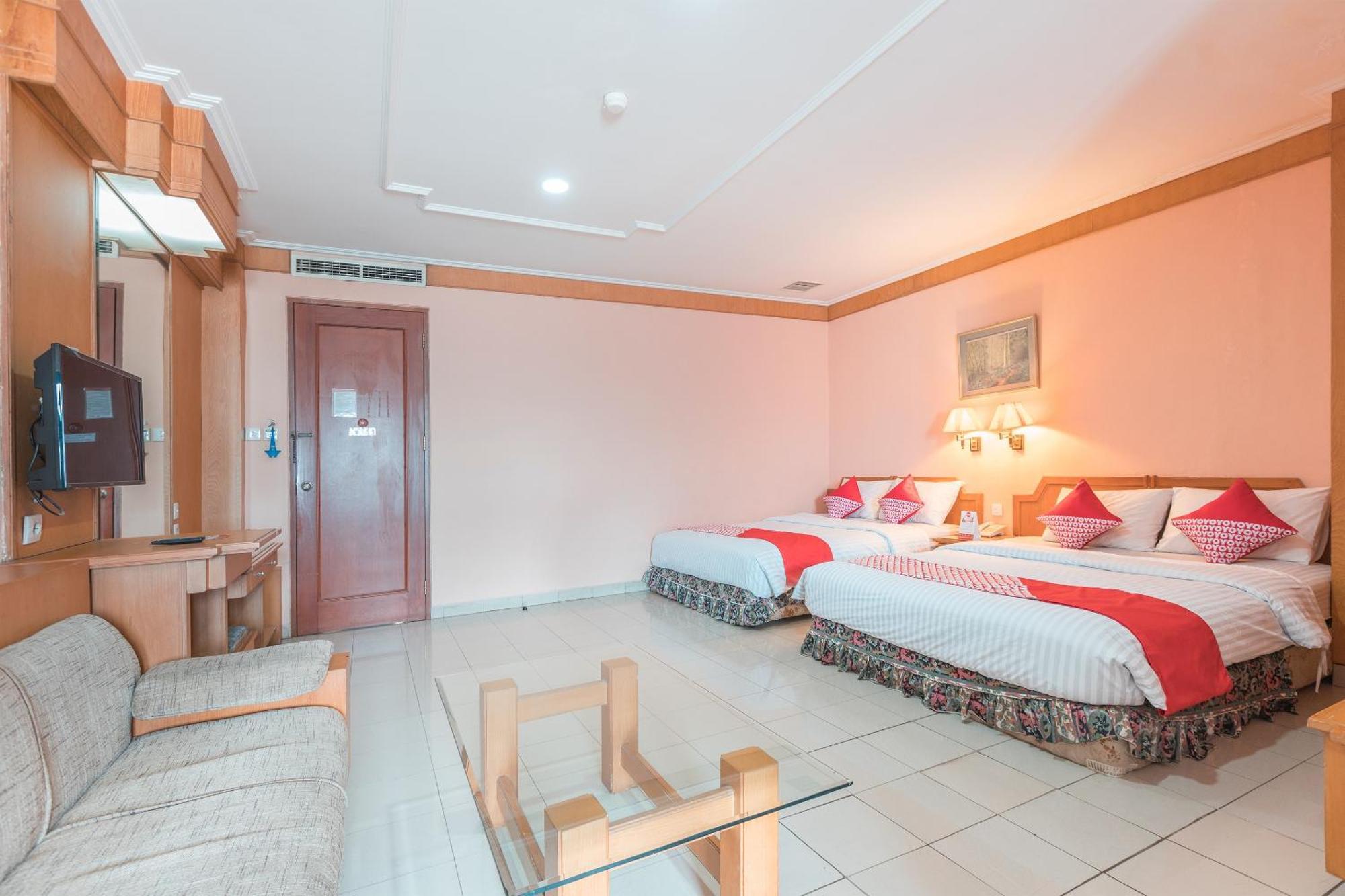 ג'קרטה Oyo 671 Hotel Capitol מראה חיצוני תמונה