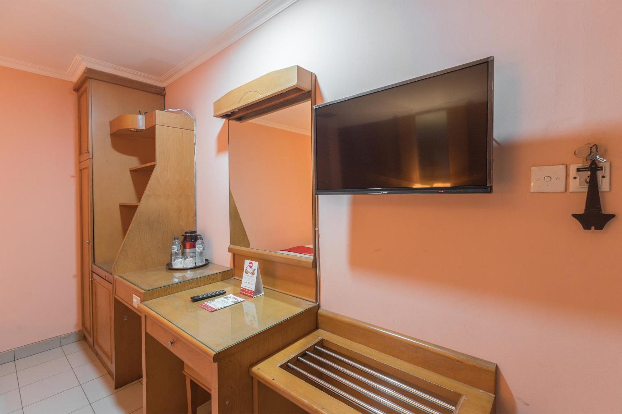ג'קרטה Oyo 671 Hotel Capitol מראה חיצוני תמונה