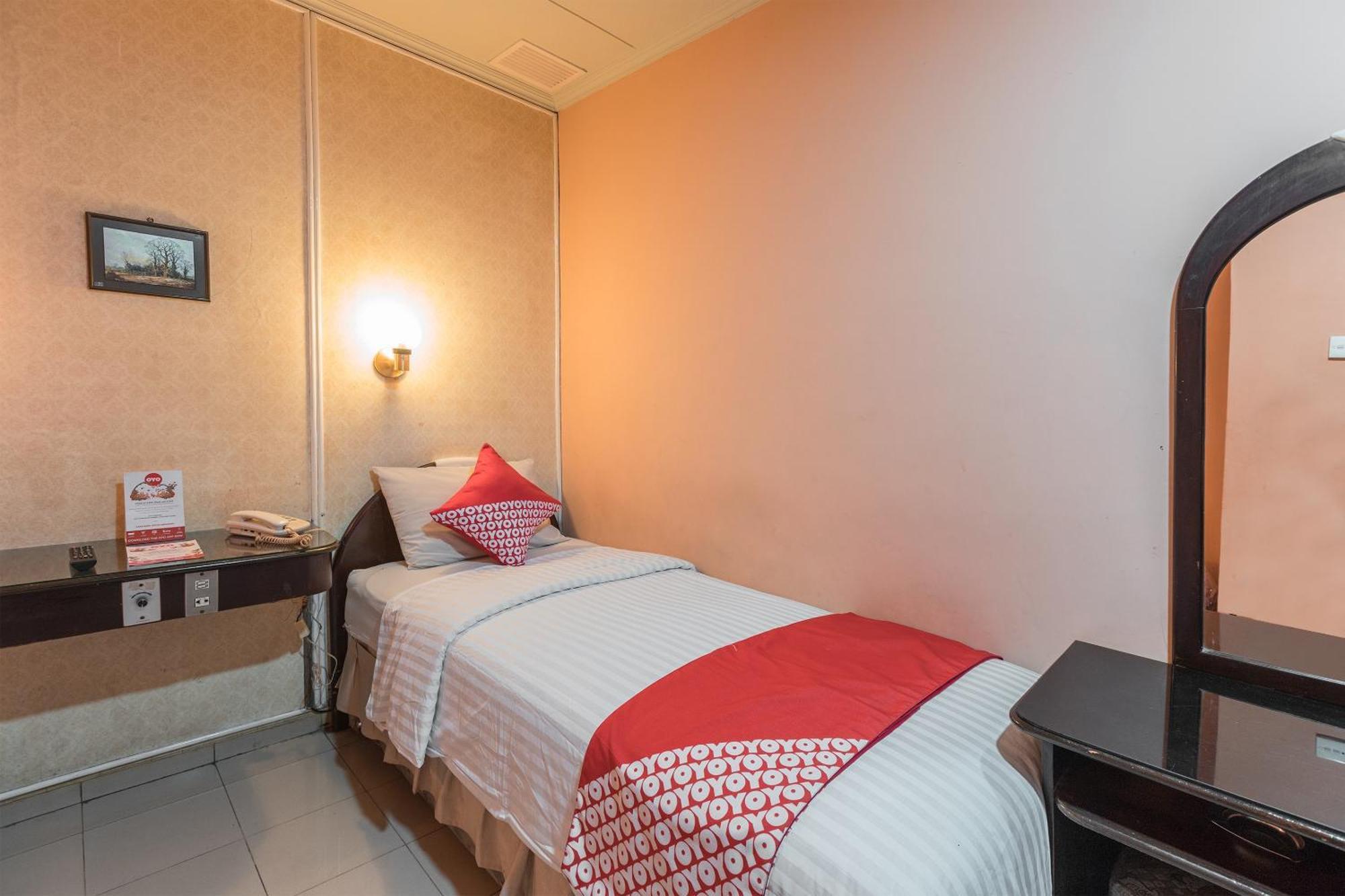 ג'קרטה Oyo 671 Hotel Capitol מראה חיצוני תמונה