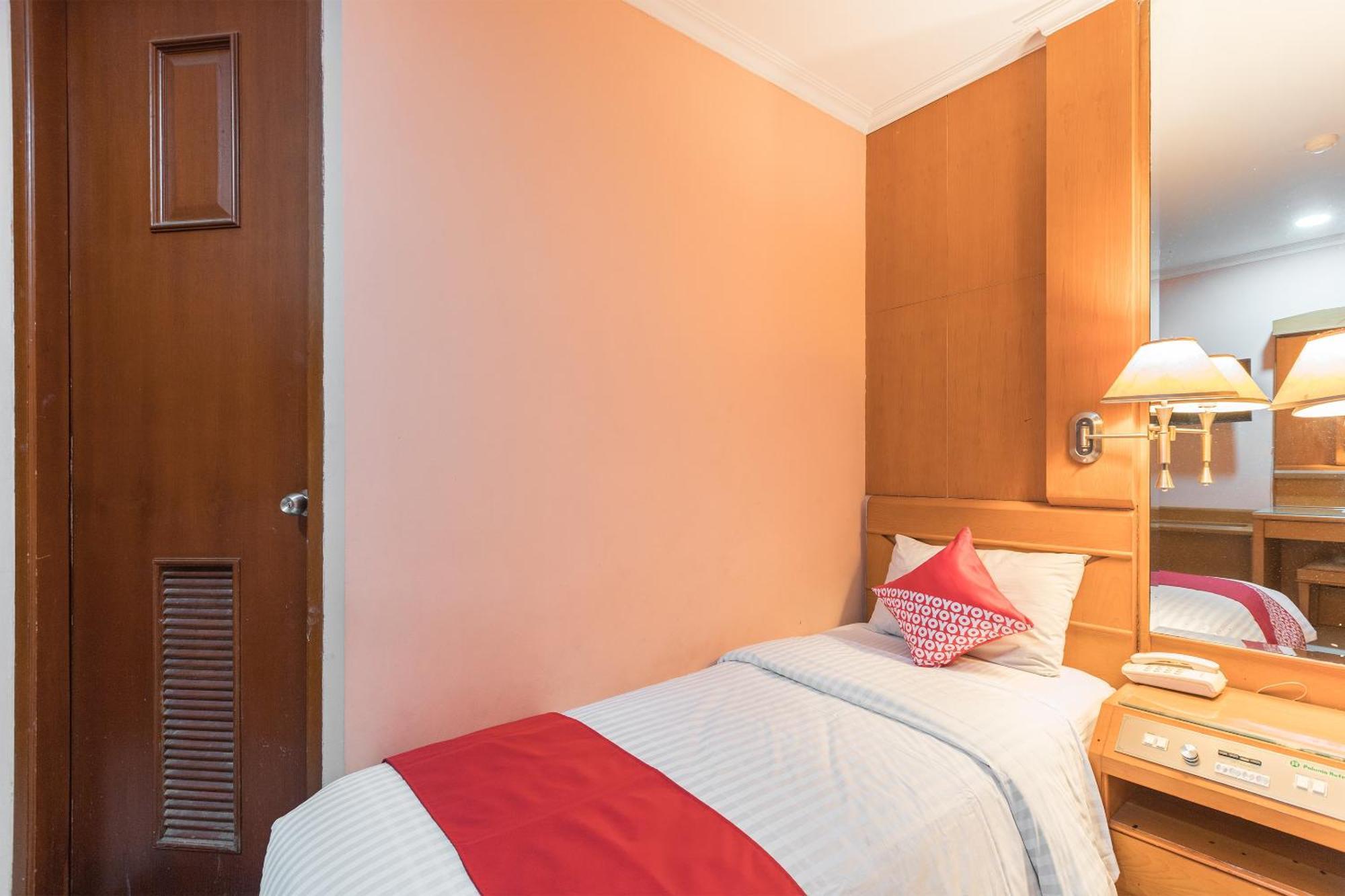 ג'קרטה Oyo 671 Hotel Capitol מראה חיצוני תמונה