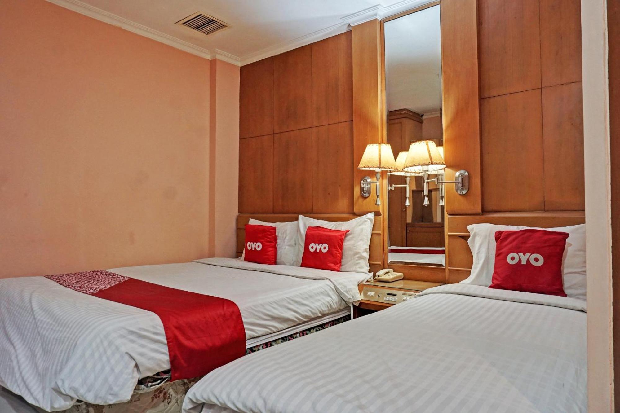 ג'קרטה Oyo 671 Hotel Capitol מראה חיצוני תמונה
