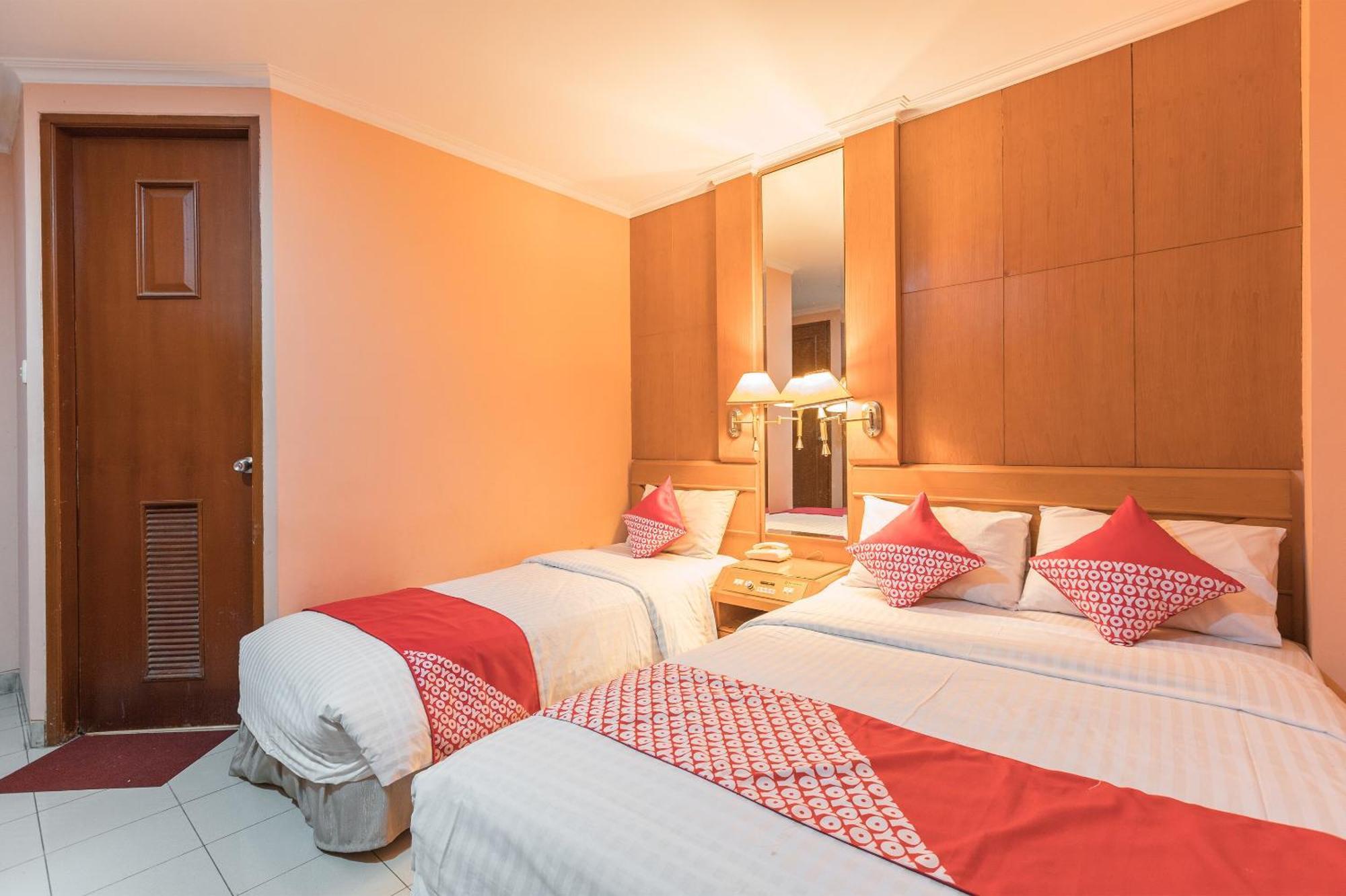 ג'קרטה Oyo 671 Hotel Capitol מראה חיצוני תמונה