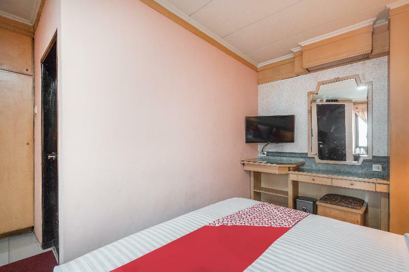 ג'קרטה Oyo 671 Hotel Capitol מראה חיצוני תמונה
